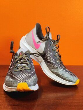 Like New Nike Zoom Winflo 6 Running Shoes - Women's 11 (Men's 9.5)